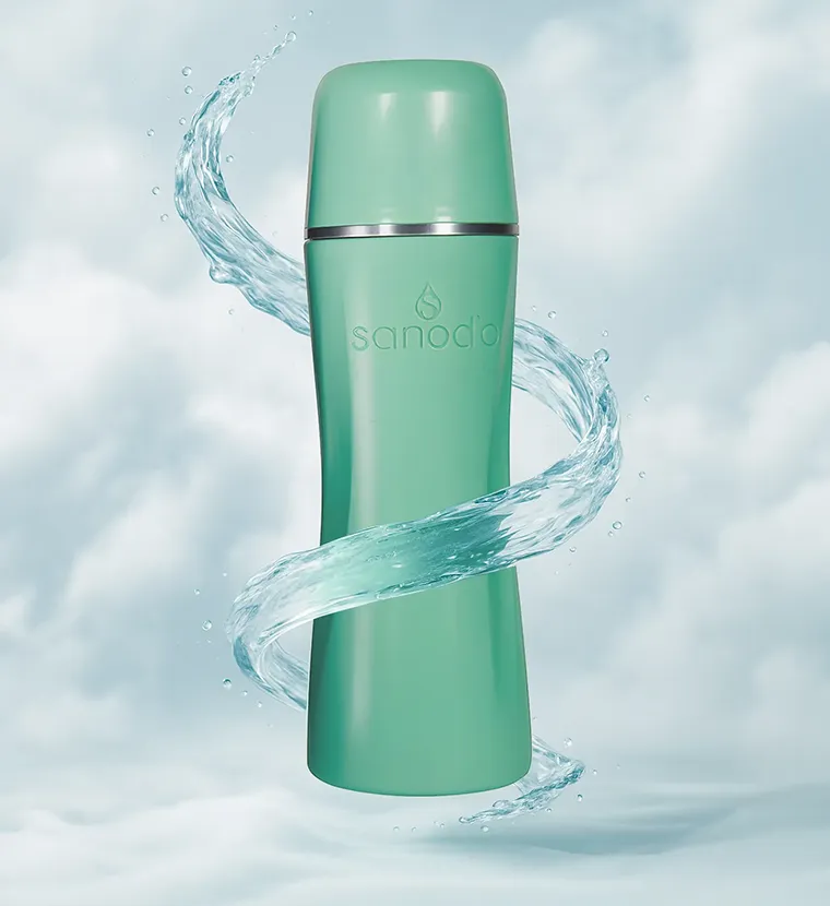 Douchette portable Sanod’O entourée d’un tourbillon d’eau fraîche